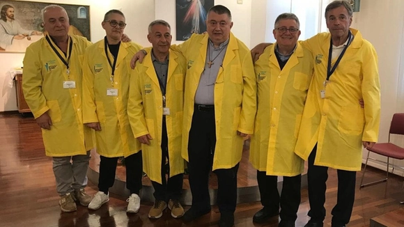 Ecco i ’camici gialli’ per la cura dello spirito